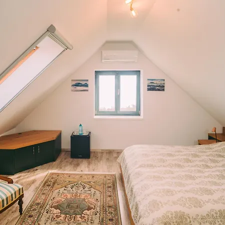 Elias Borbirtok Проживание в семье *