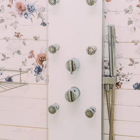 Δωμάτια σε οικογενειακή κατοικία Elias Borbirtok Badacsonytomaj