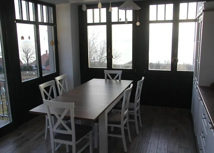 Elias Borbirtok Проживание в семье