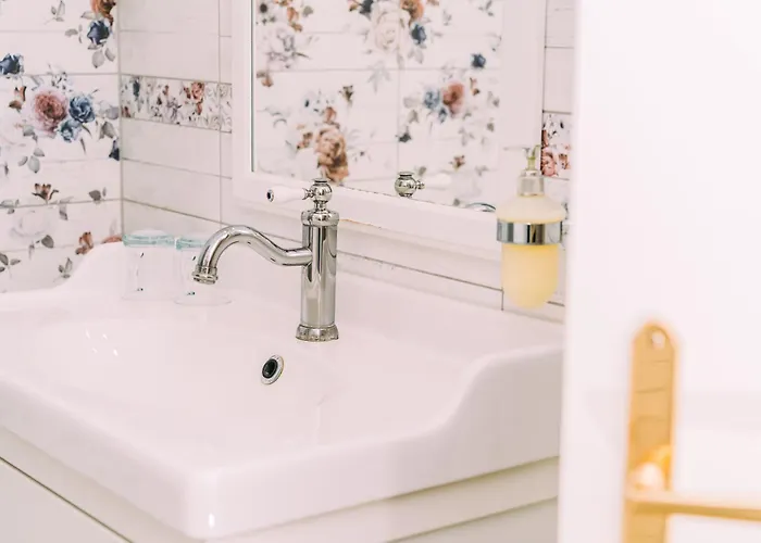 Проживание в семье Elias Borbirtok Бадачоньтомай